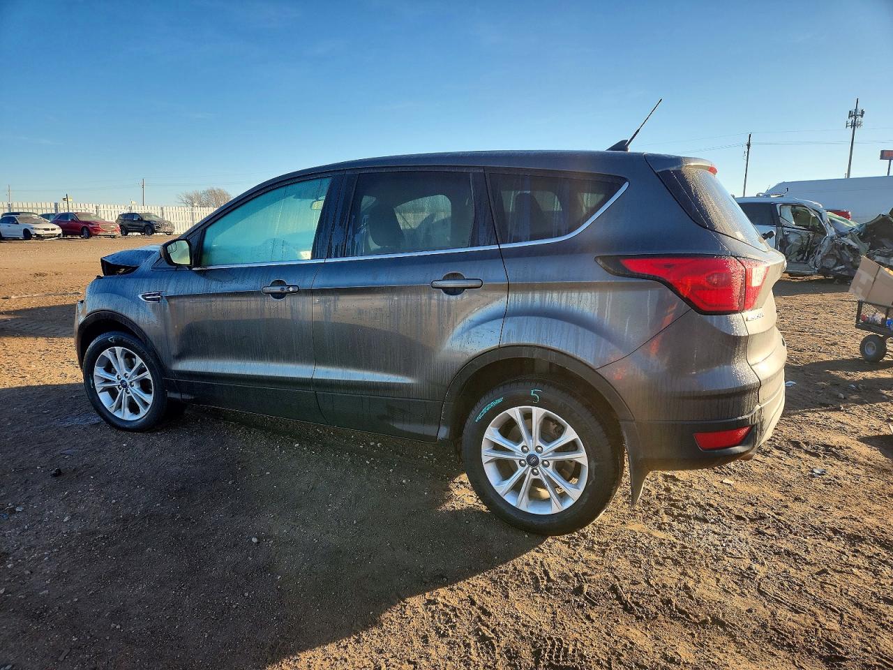 2019 FORD ESCAPE SE photo 2