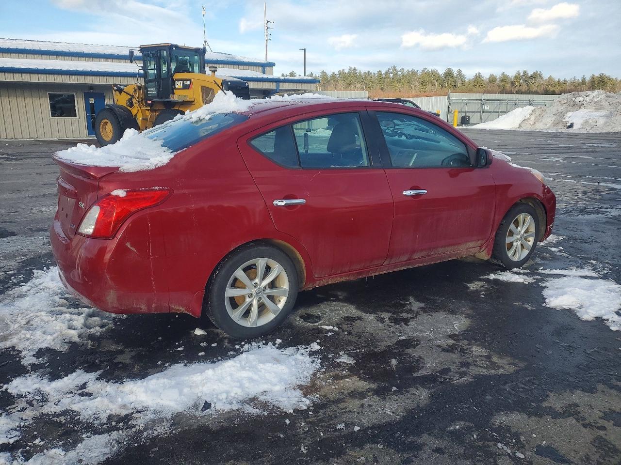 2014 NISSAN VERSA S photo 3