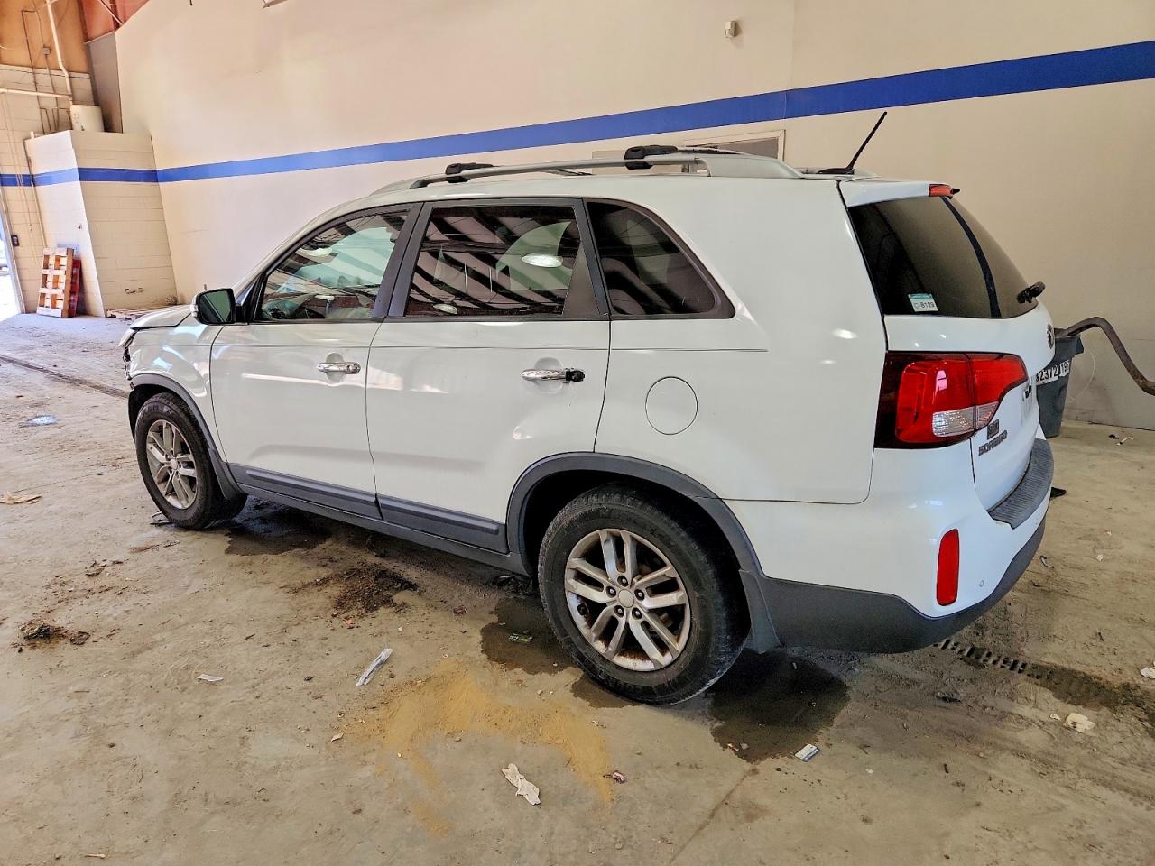 2014 KIA SORENTO LX photo 2