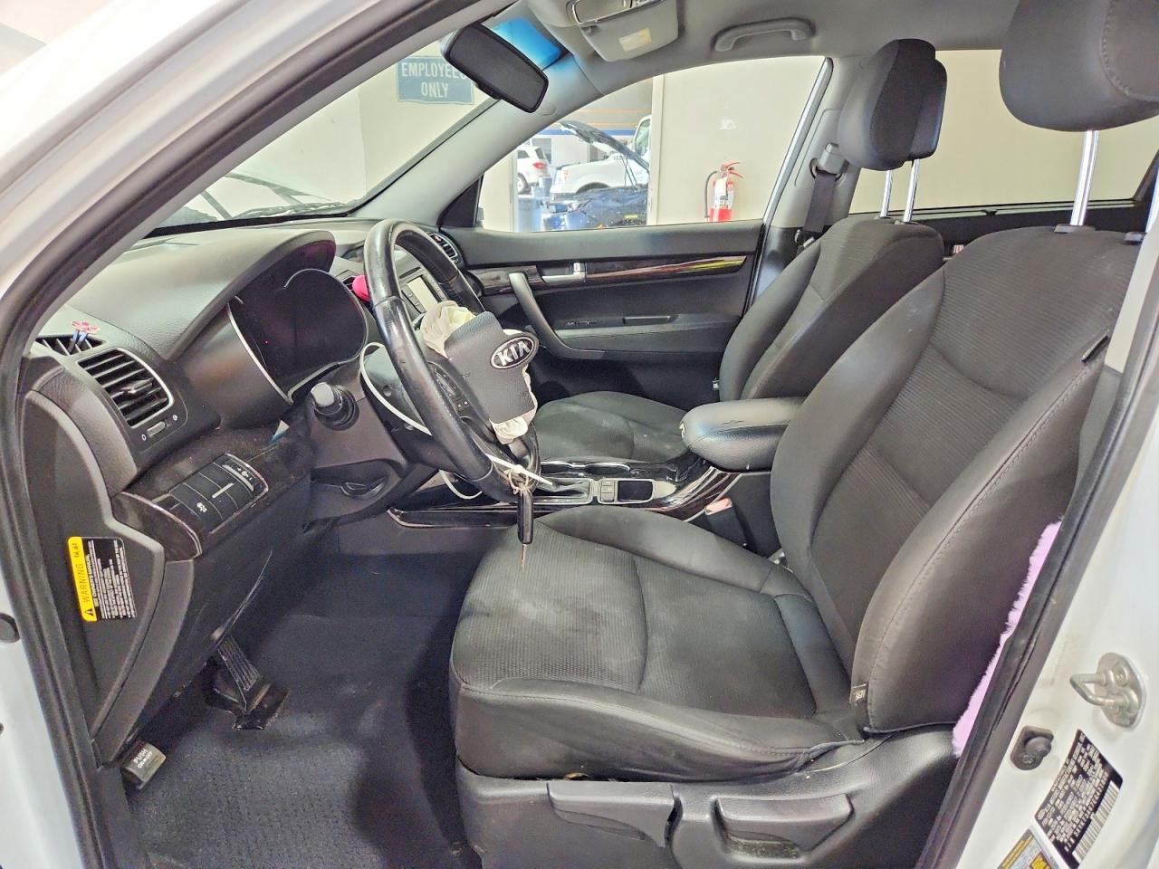 2014 KIA SORENTO LX photo 7