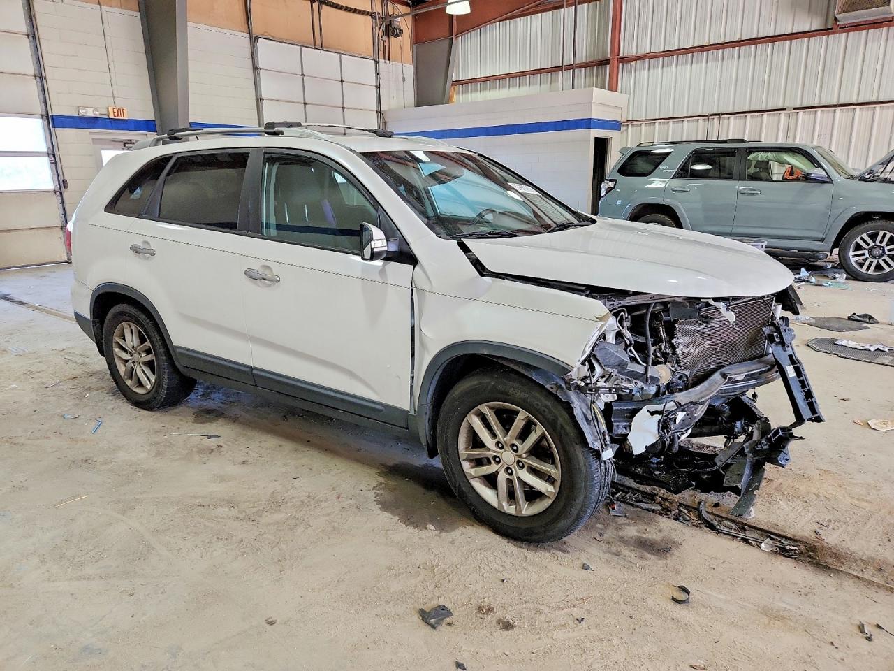 2014 KIA SORENTO LX photo 4