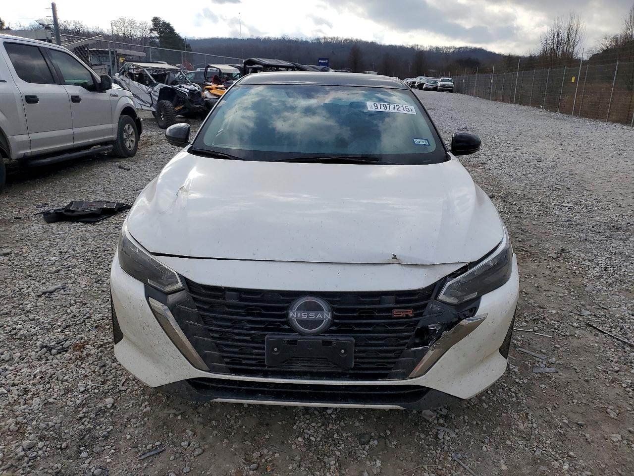 2024 NISSAN SENTRA SR photo 5