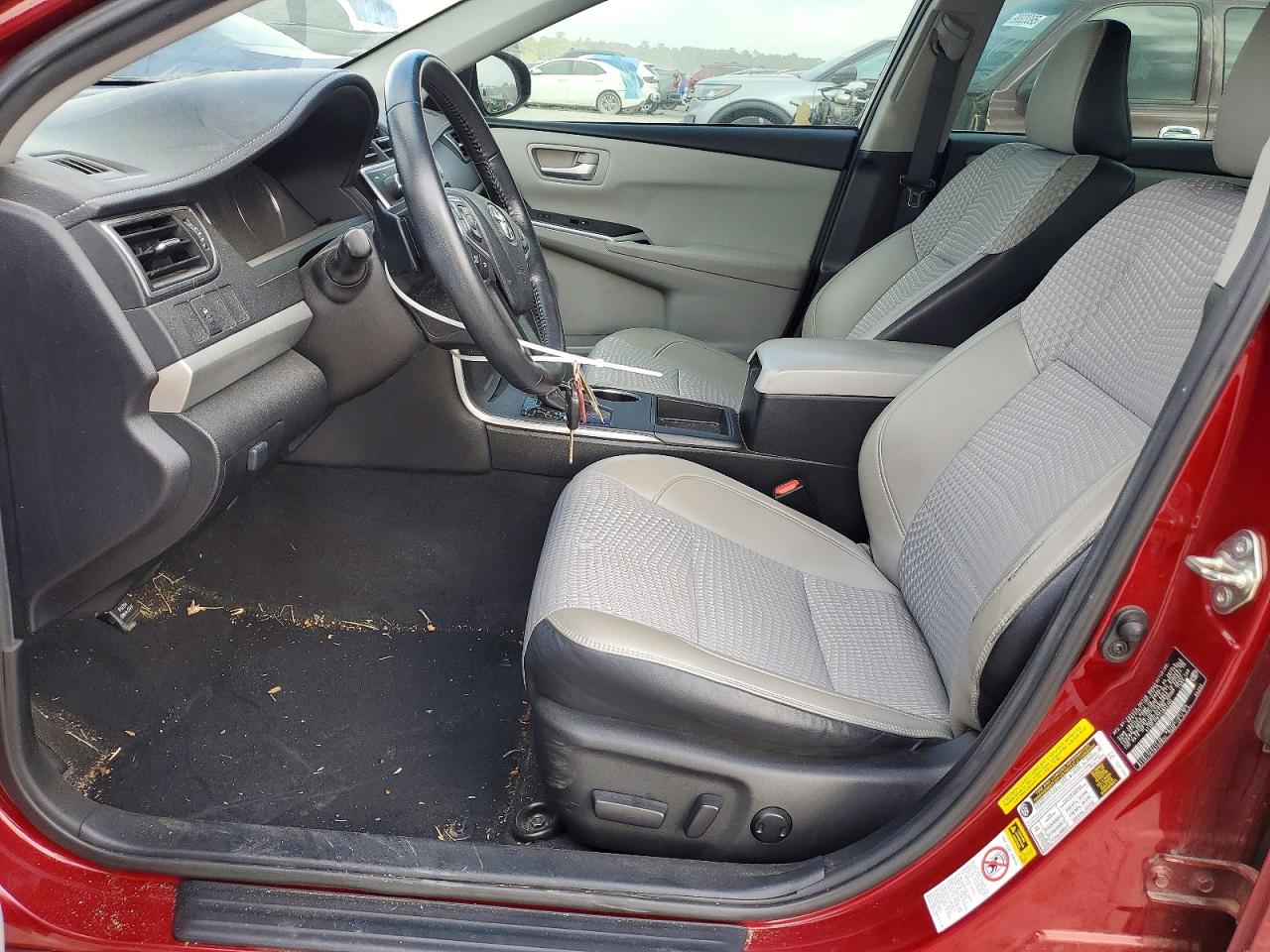 2015 TOYOTA CAMRY LE photo 7