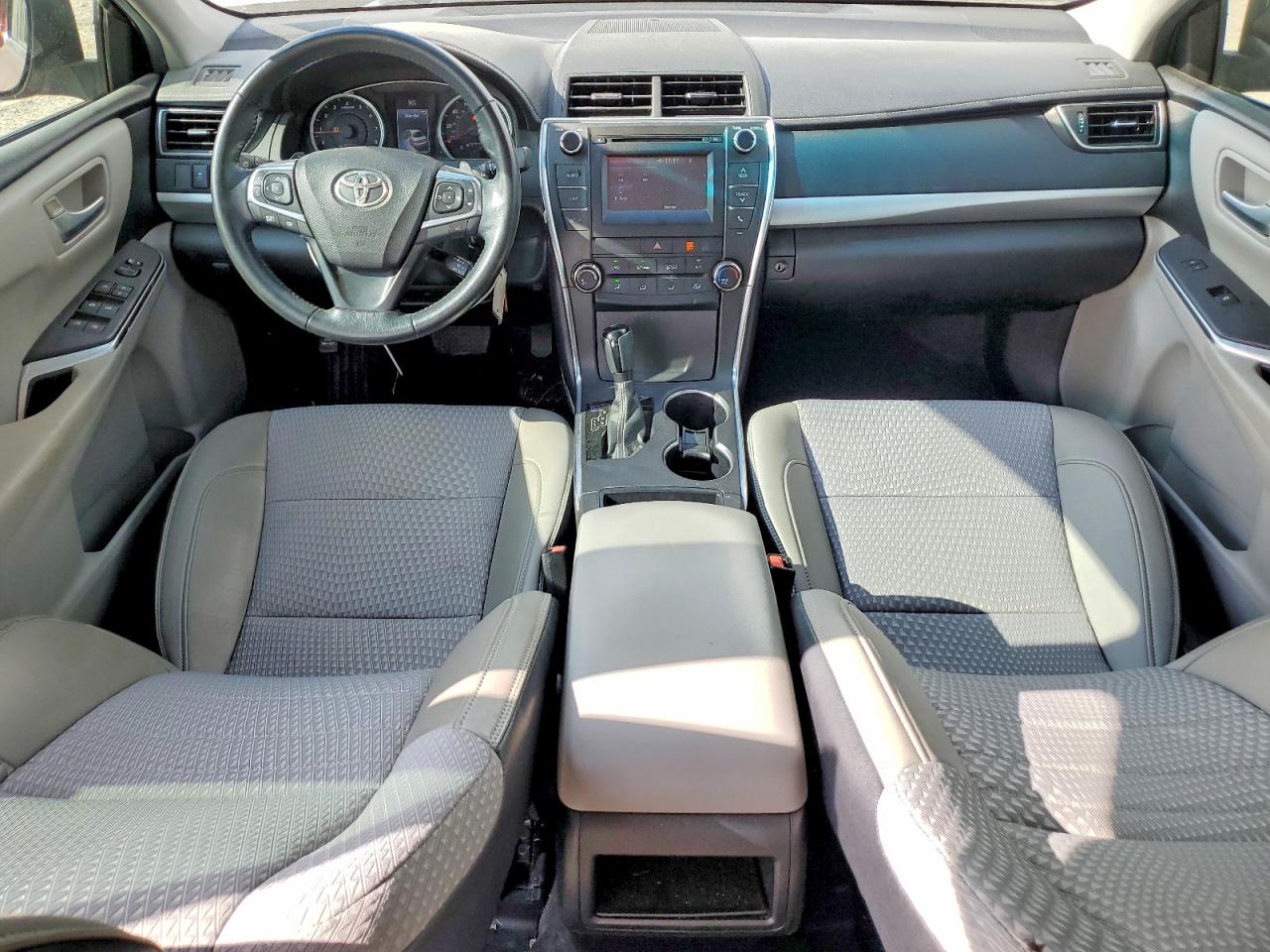 2015 TOYOTA CAMRY LE photo 8