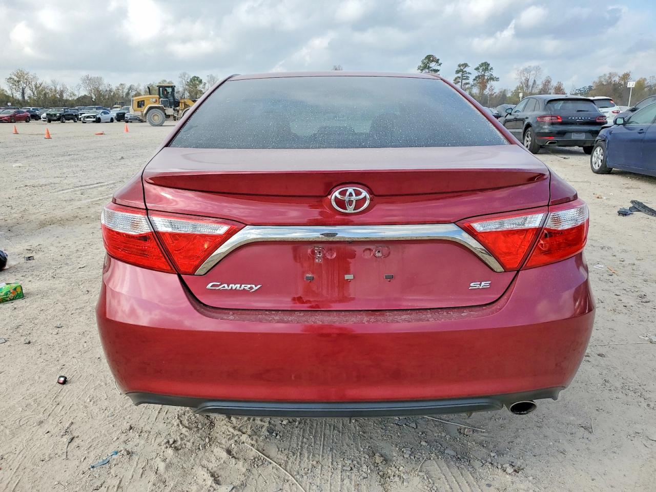 2015 TOYOTA CAMRY LE photo 6