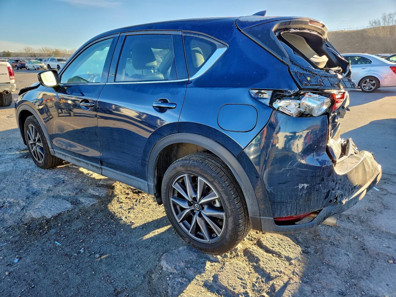 2017 MAZDA CX-5 GRAND TOURING photo 2