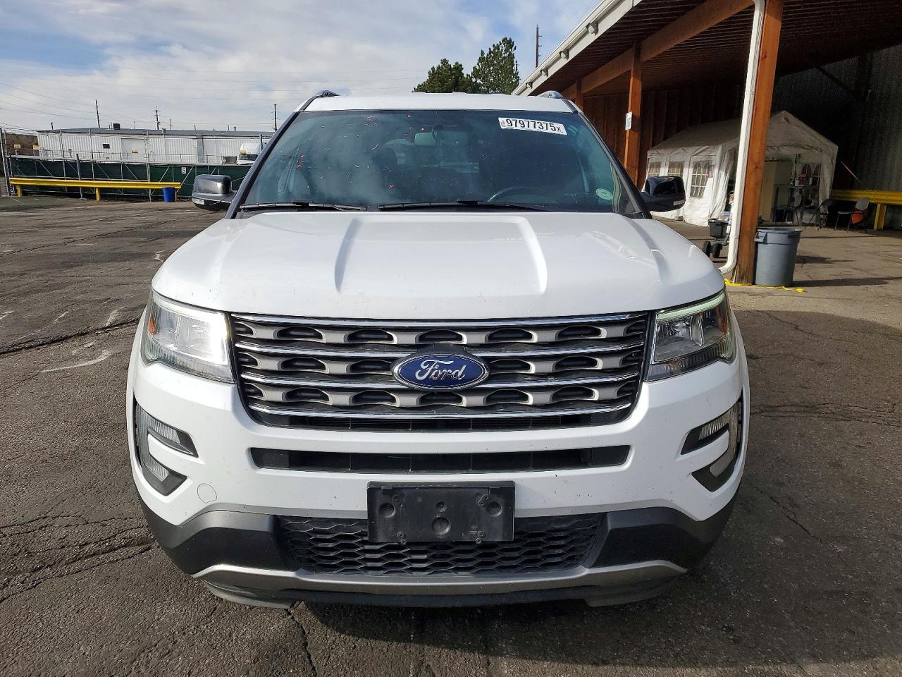 2017 FORD EXPLORER XLT photo 5