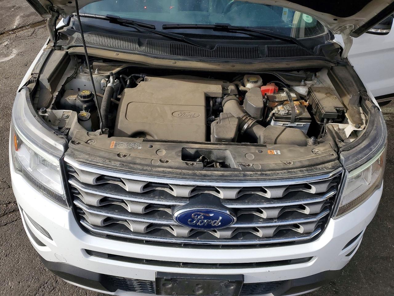 2017 FORD EXPLORER XLT photo 12