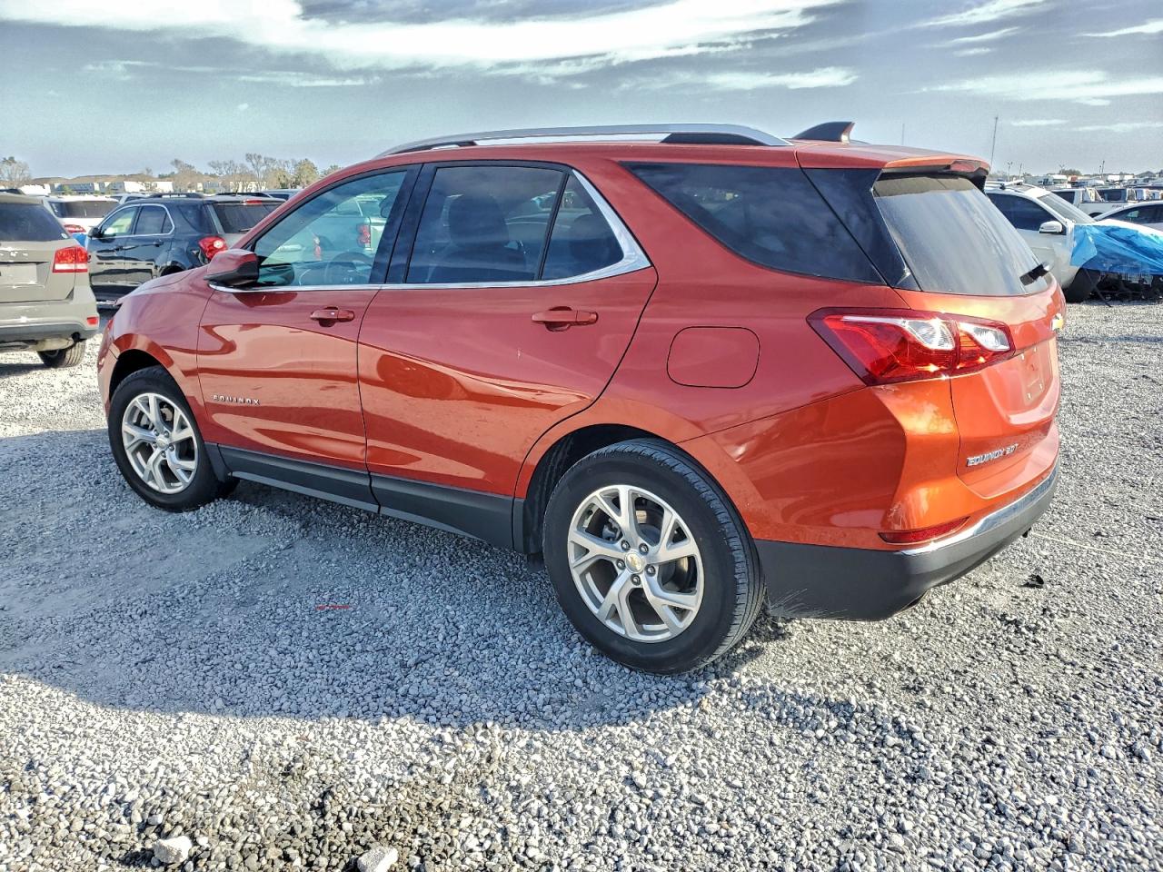2020 CHEVROLET EQUINOX LT photo 2
