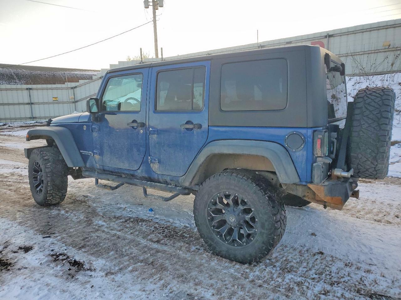 2010 JEEP WRANGLER UNLIMITED SPORT photo 2