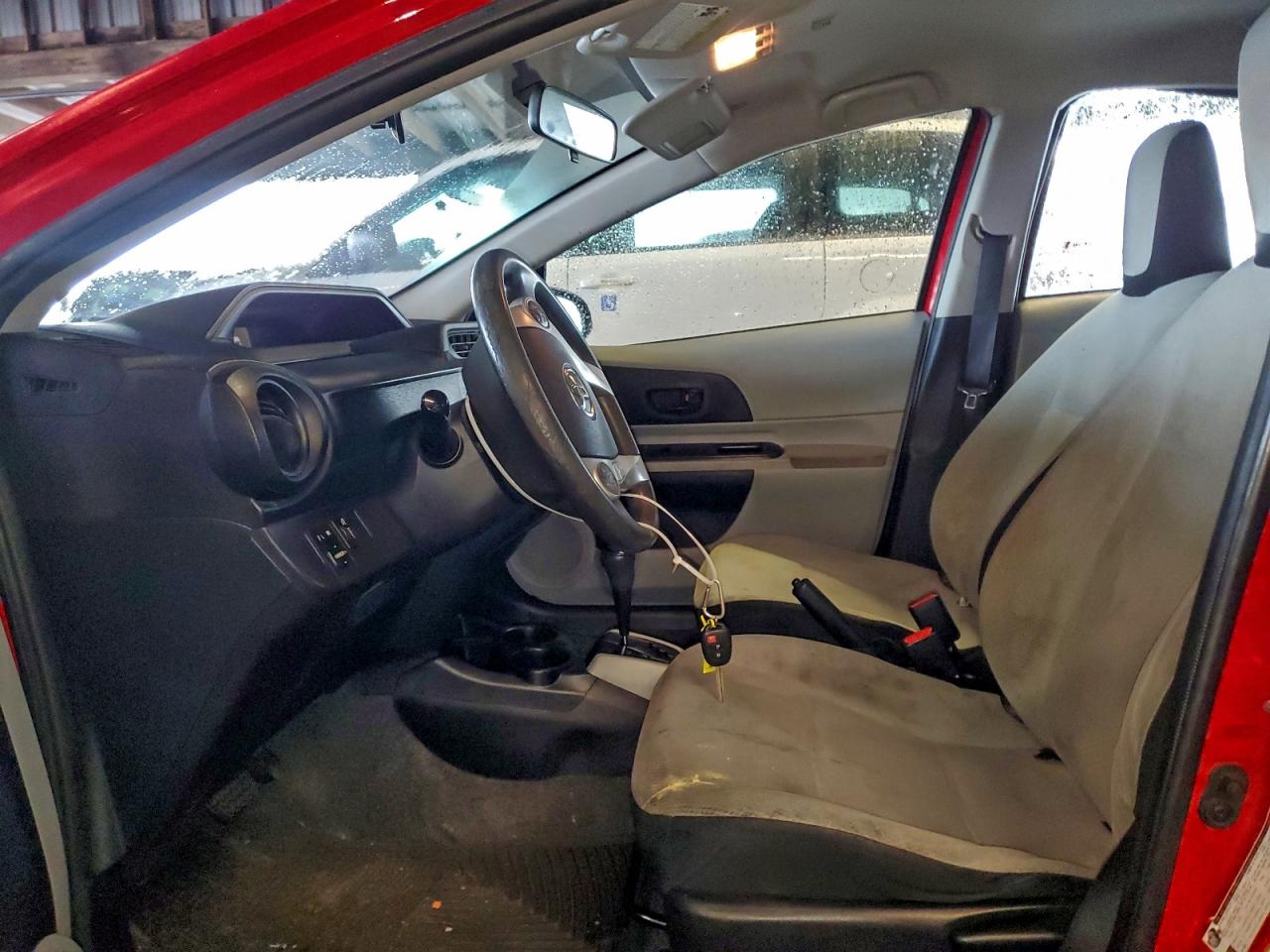 2012 TOYOTA PRIUS C photo 7