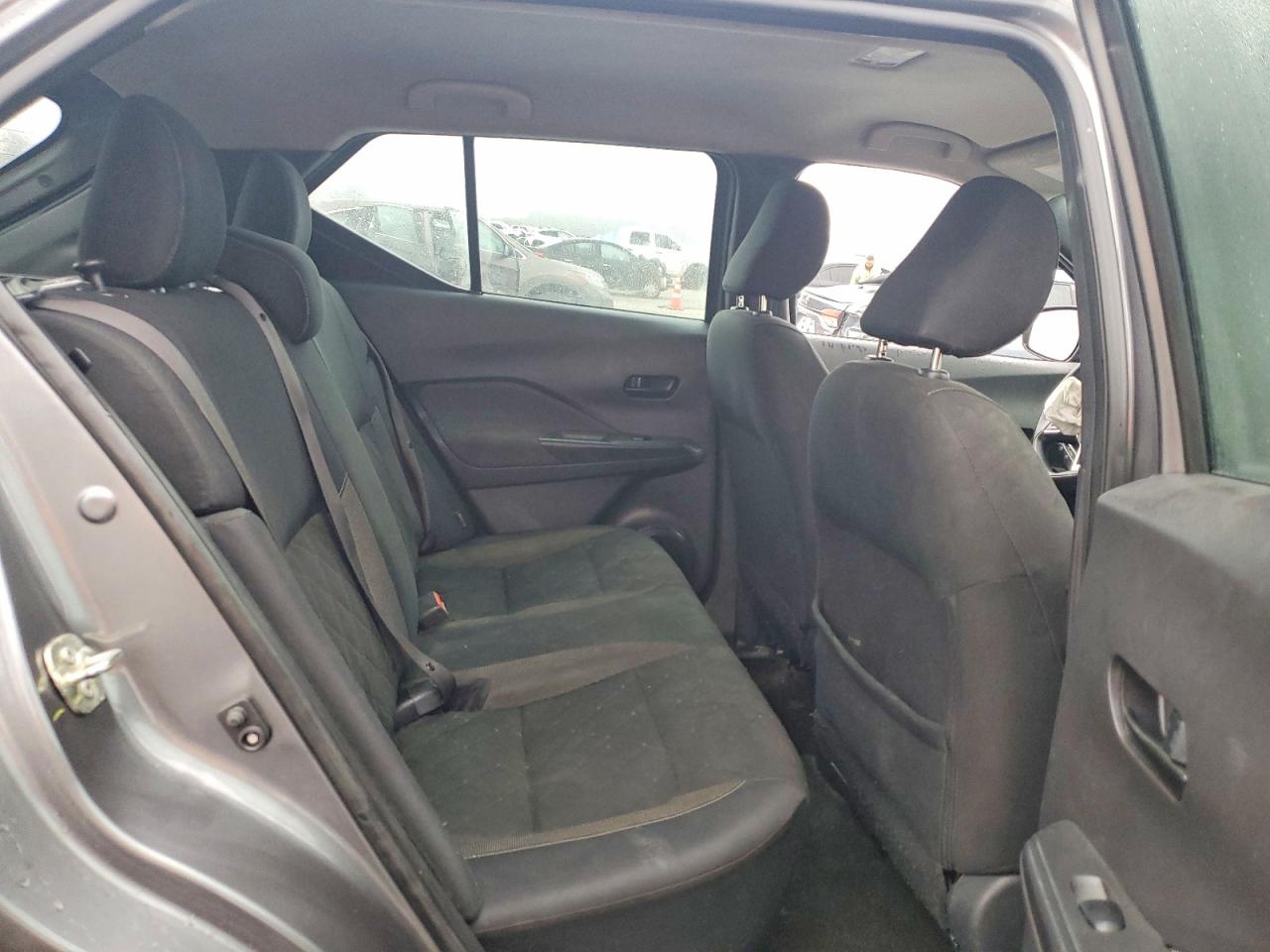 2020 NISSAN KICKS S photo 10