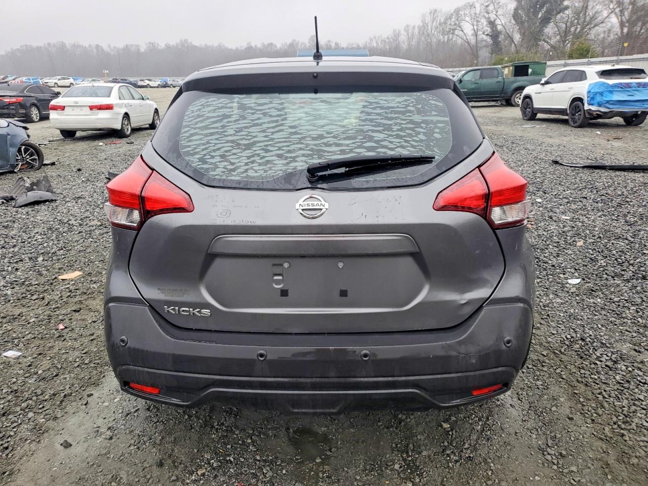 2020 NISSAN KICKS S photo 6