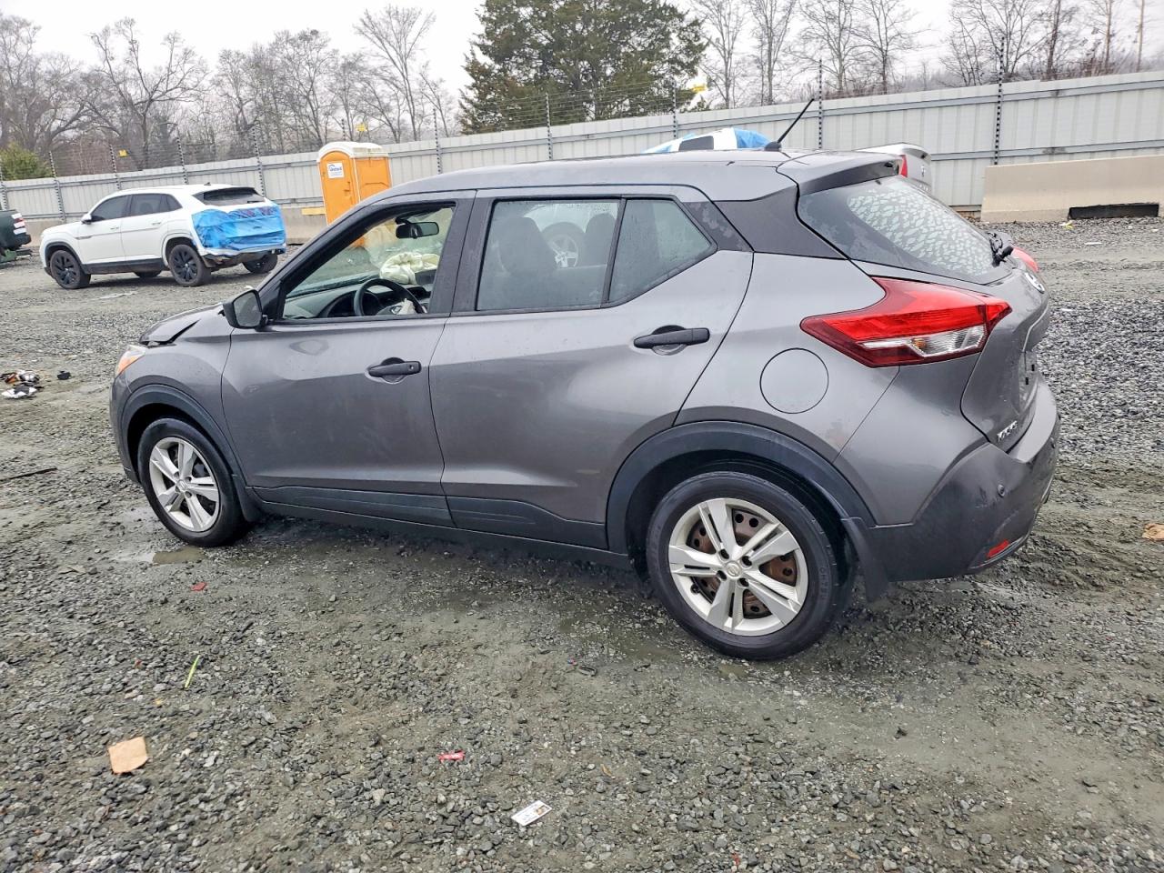 2020 NISSAN KICKS S photo 2