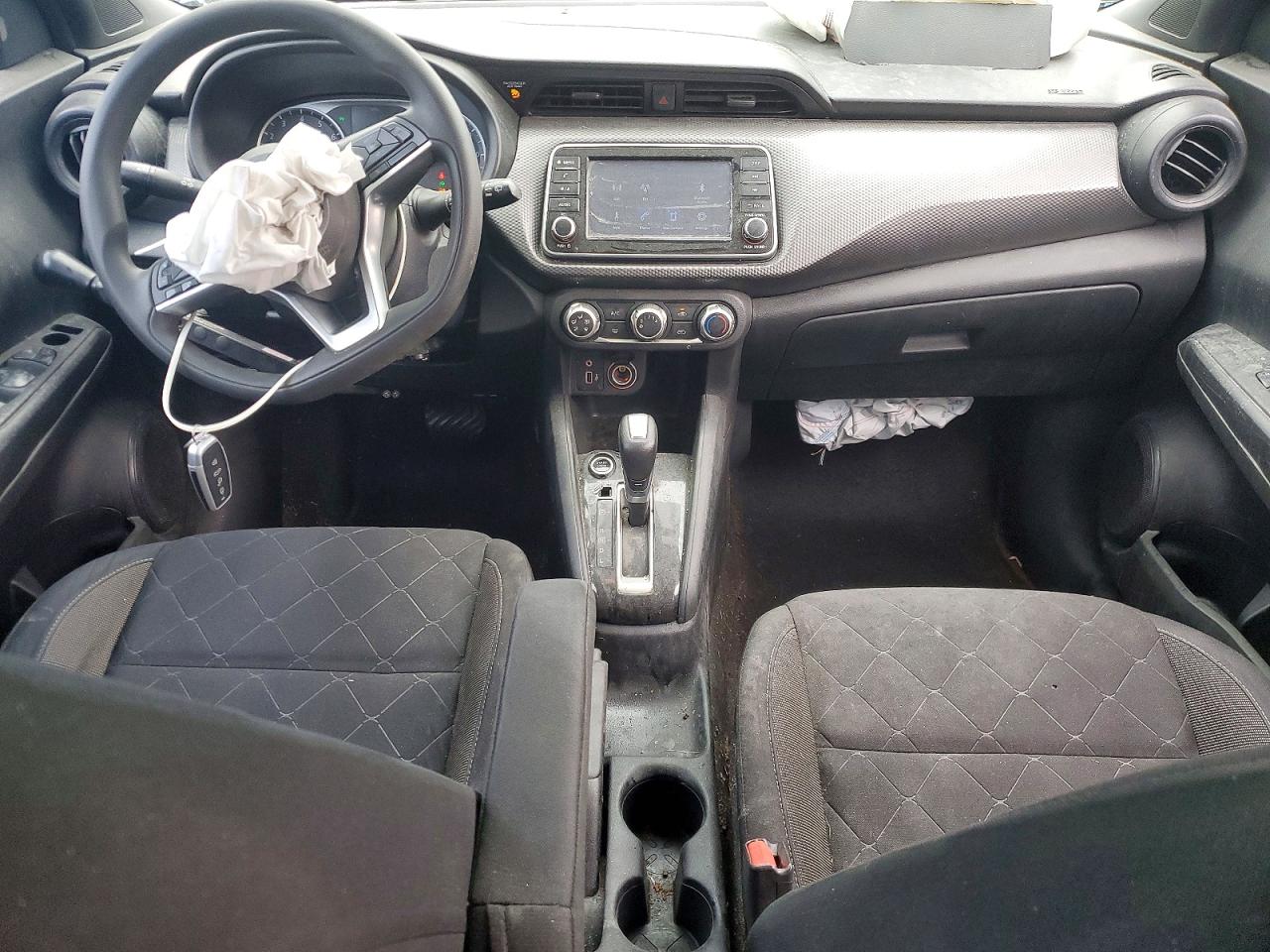 2020 NISSAN KICKS S photo 8