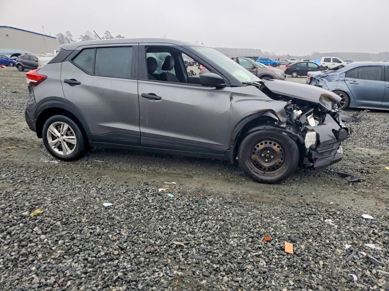 2020 NISSAN KICKS S photo 4