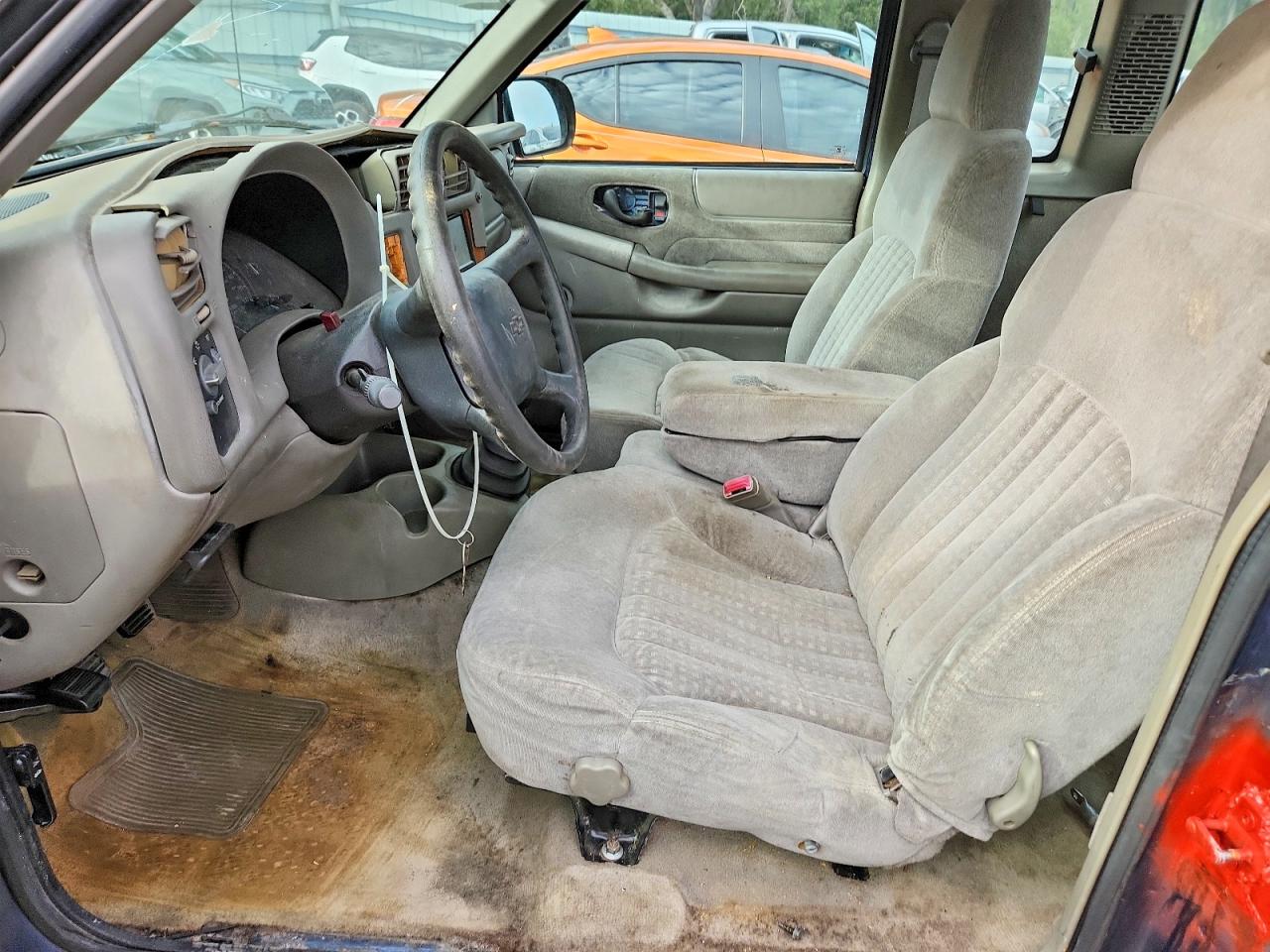 2000 CHEVROLET S TRUCK S10 photo 7