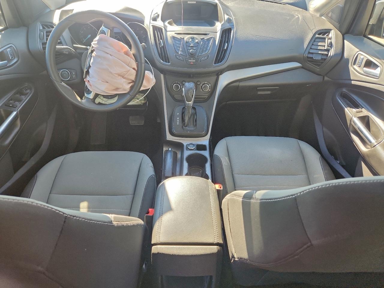2016 FORD ESCAPE SE photo 8