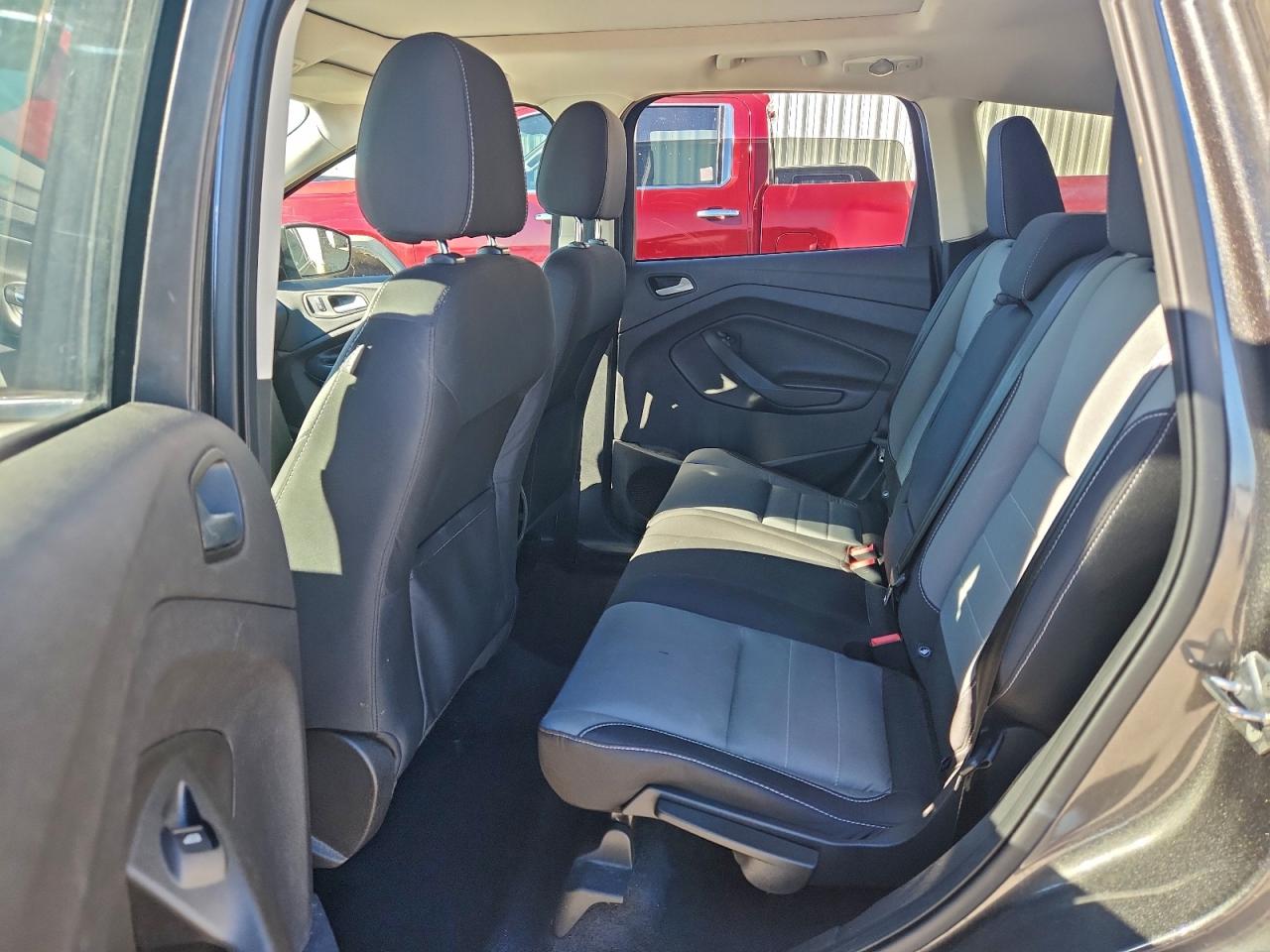 2016 FORD ESCAPE SE photo 11