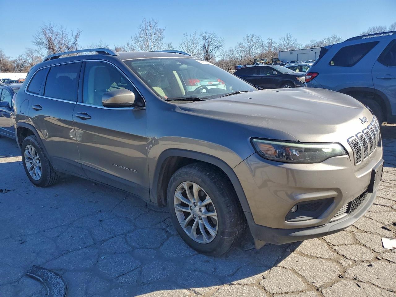2019 JEEP CHEROKEE LATITUDE photo 4