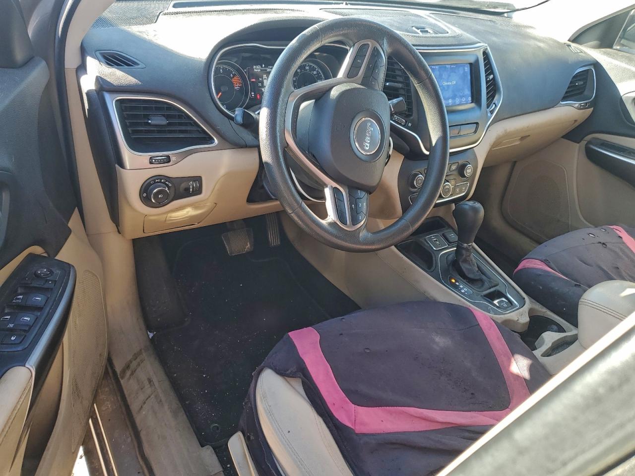 2019 JEEP CHEROKEE LATITUDE photo 8