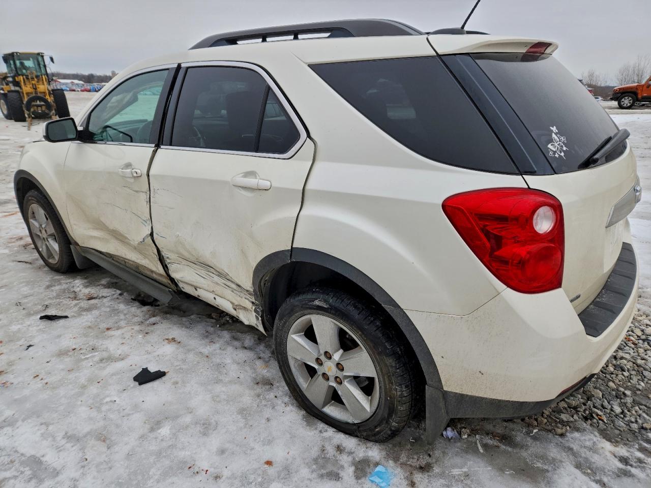 2015 CHEVROLET EQUINOX LT photo 2
