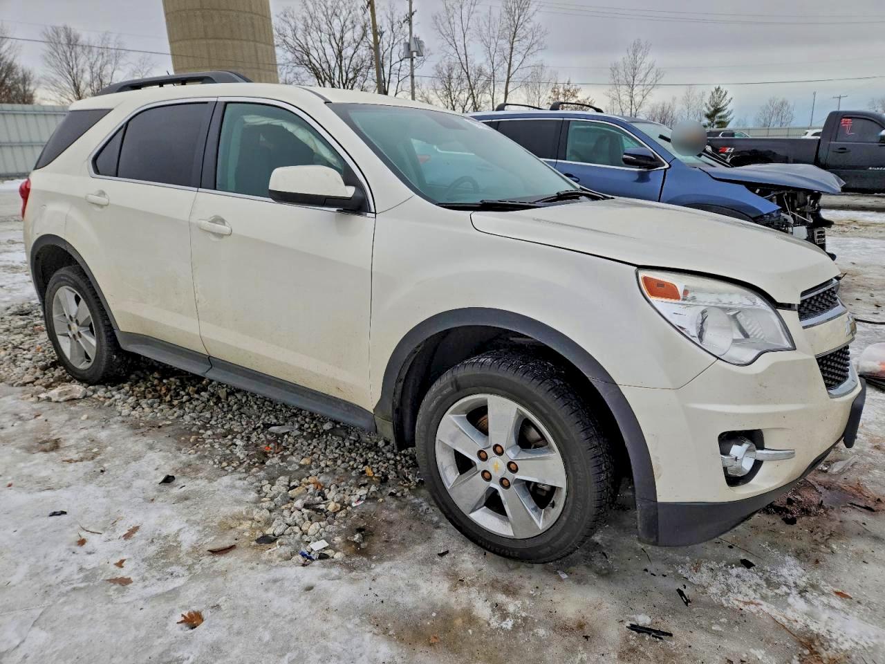 2015 CHEVROLET EQUINOX LT photo 4