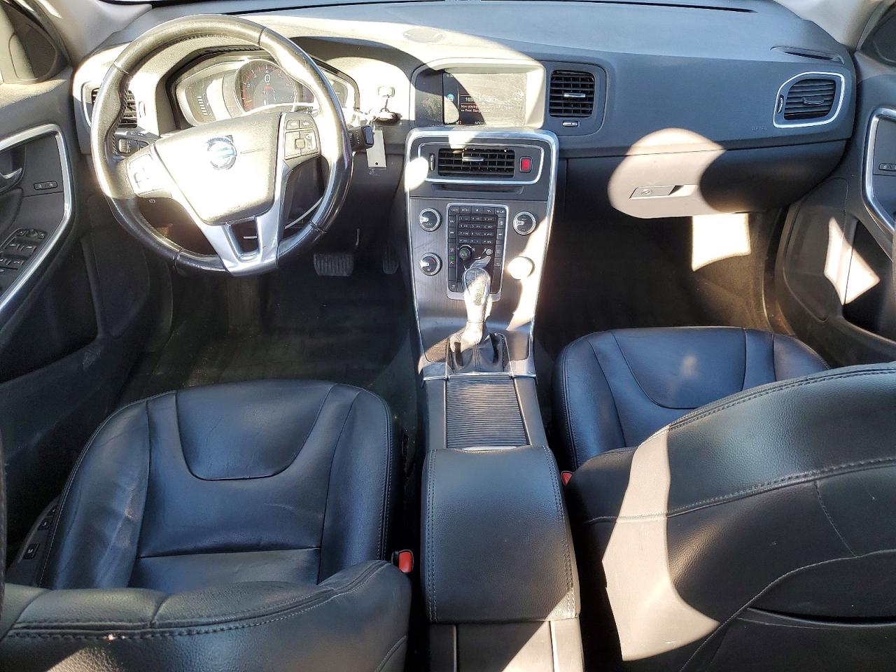 2016 VOLVO S60 PREMIER photo 8