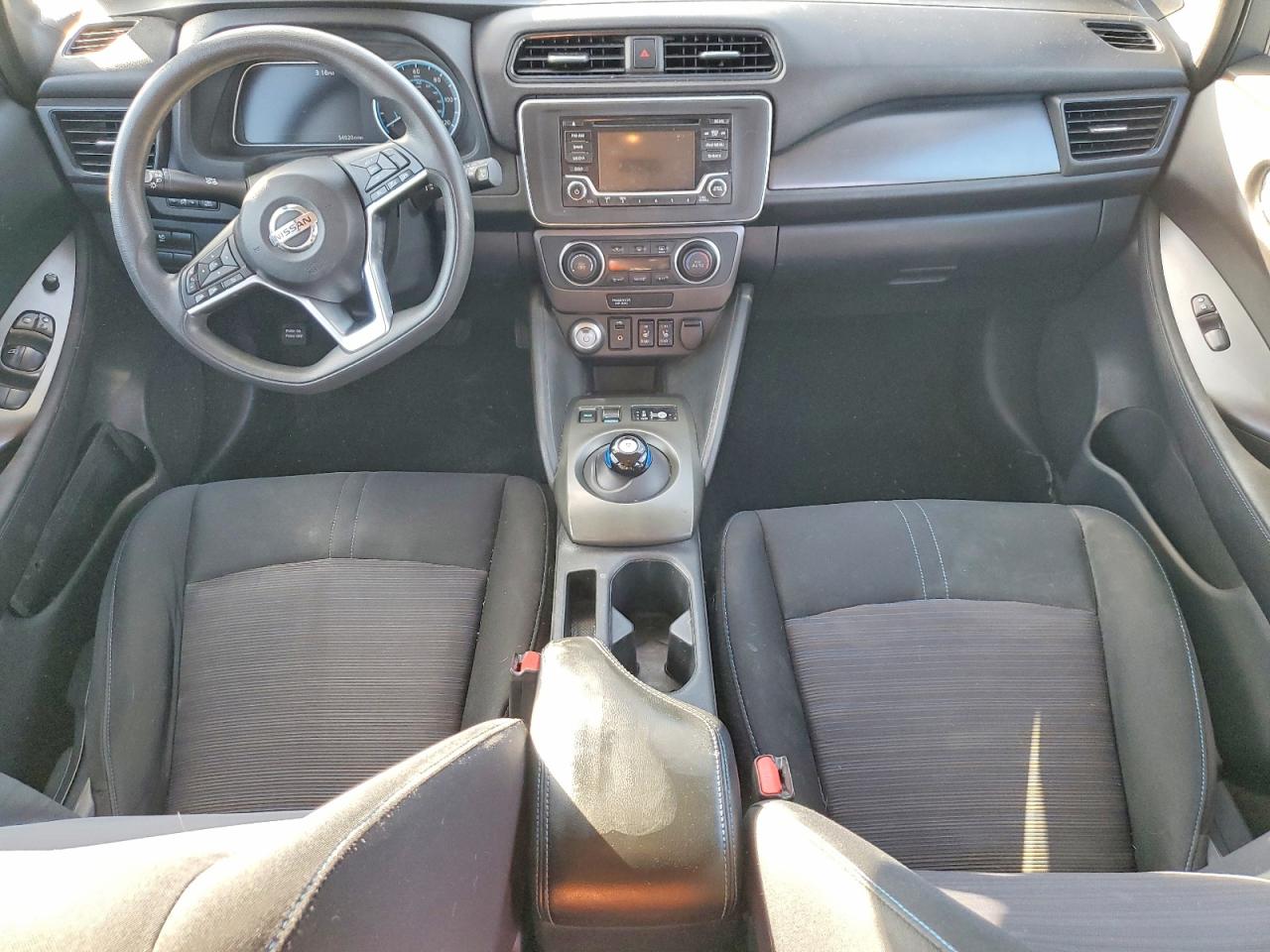 2019 NISSAN LEAF S photo 8