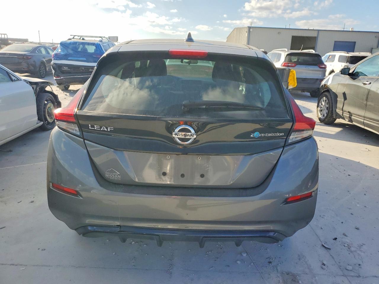 2019 NISSAN LEAF S photo 6
