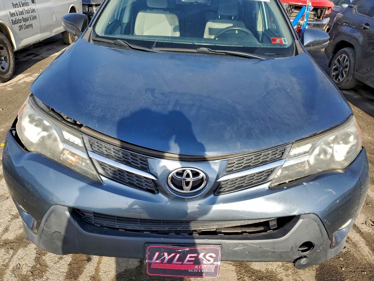 2014 TOYOTA RAV4 XLE photo 12