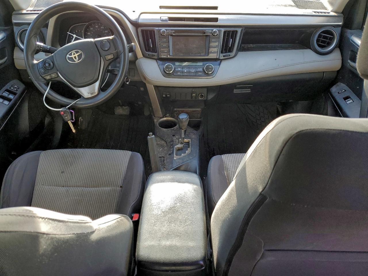 2014 TOYOTA RAV4 XLE photo 8
