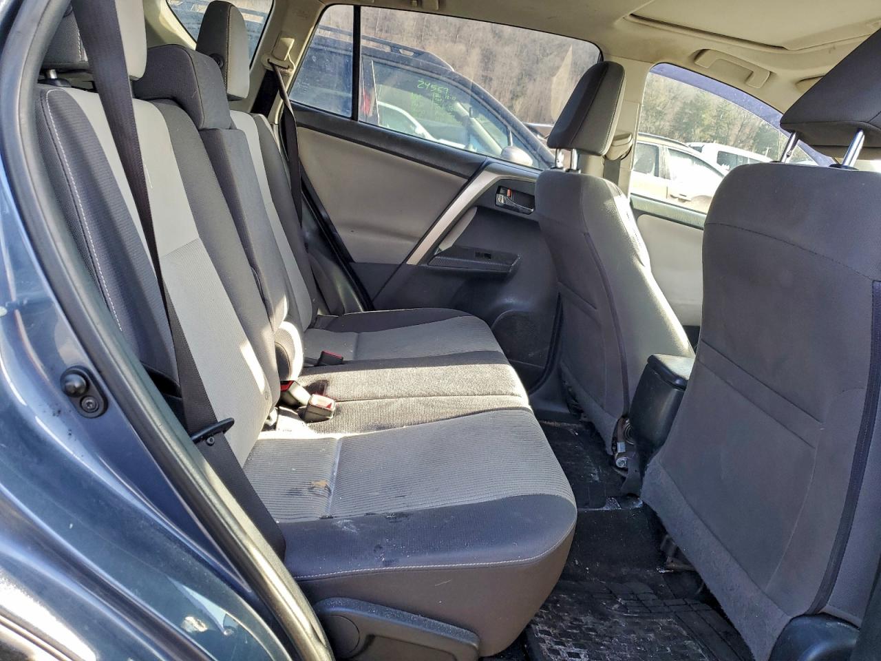 2014 TOYOTA RAV4 XLE photo 11