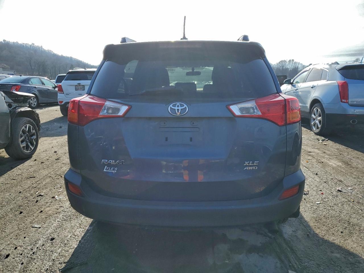 2014 TOYOTA RAV4 XLE photo 6