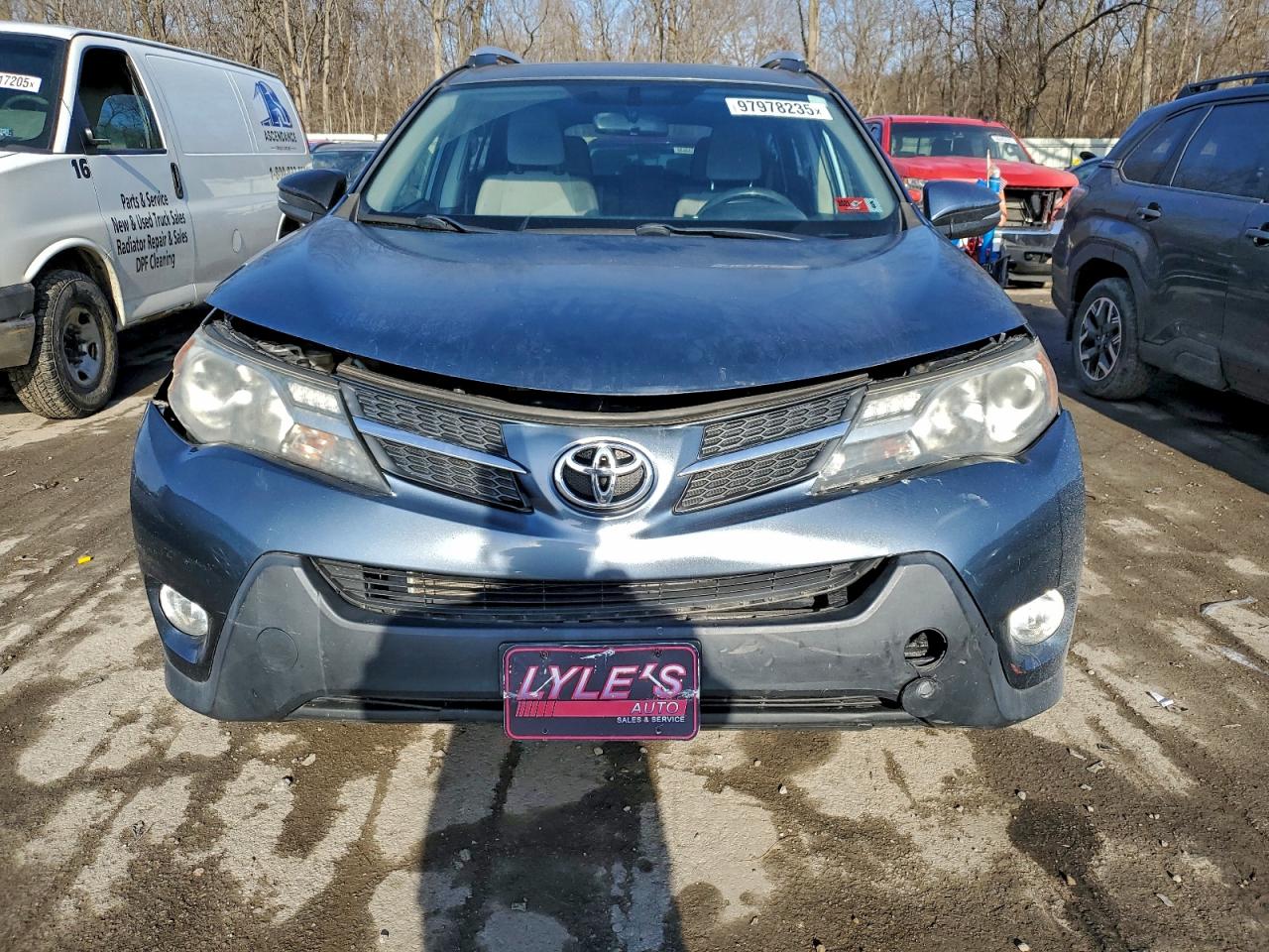 2014 TOYOTA RAV4 XLE photo 5