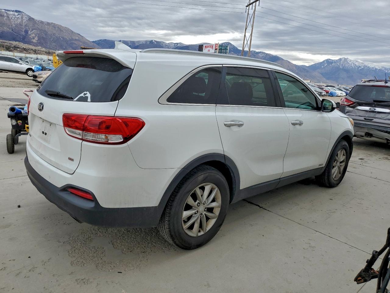 2016 KIA SORENTO LX photo 3
