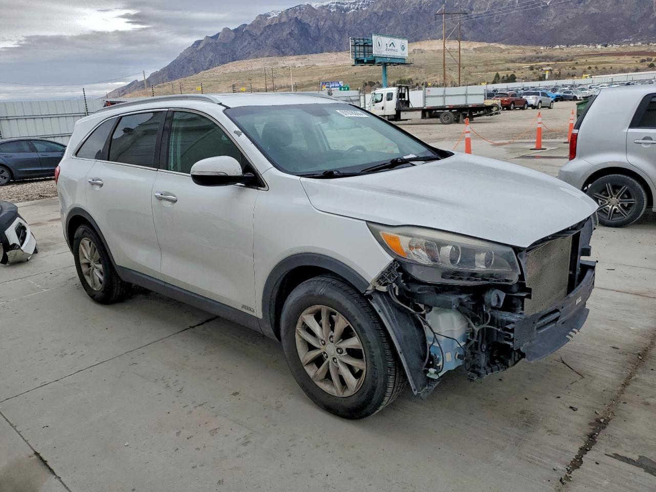 2016 KIA SORENTO LX photo 4