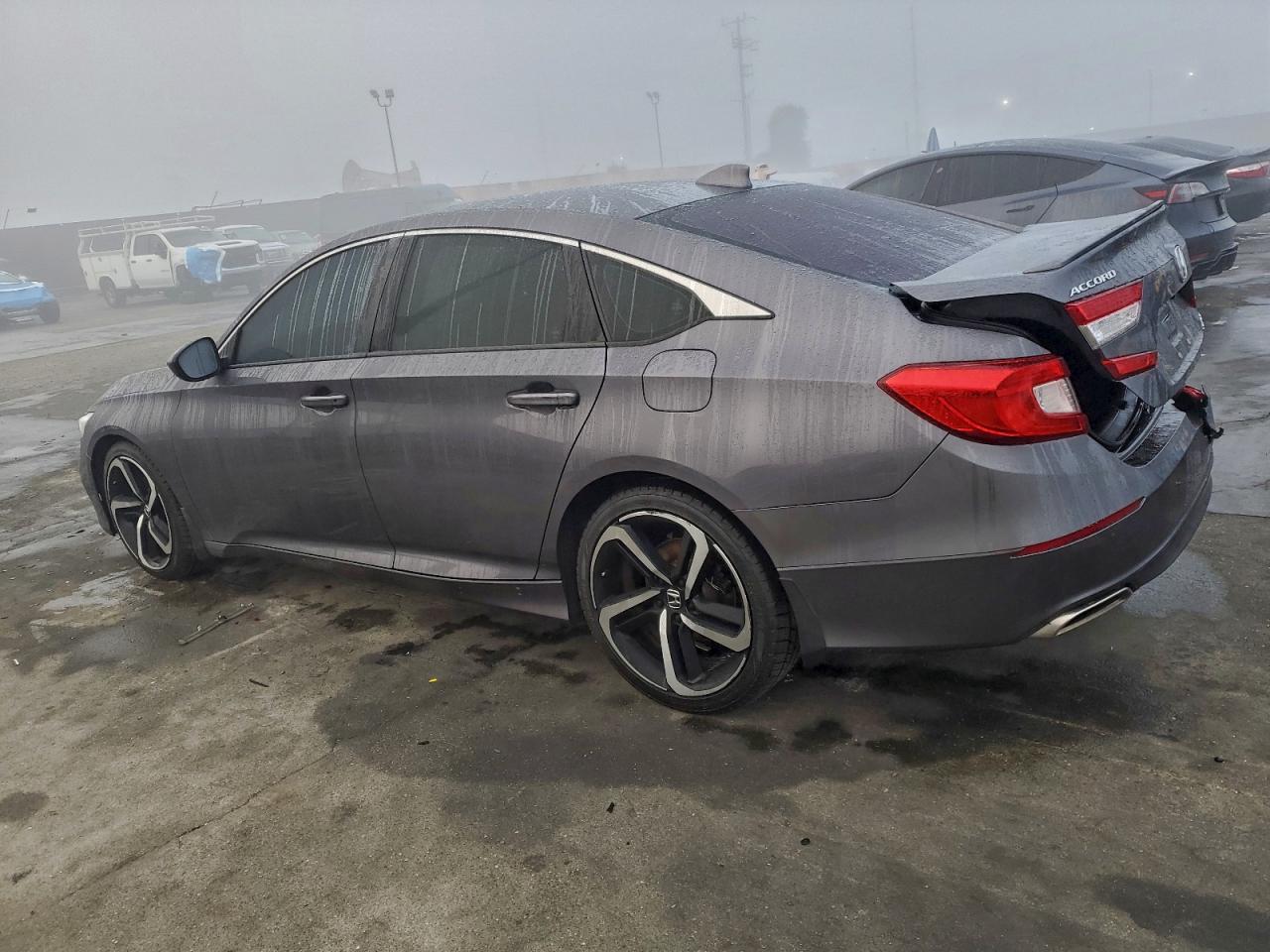 2018 HONDA ACCORD SPORT photo 2