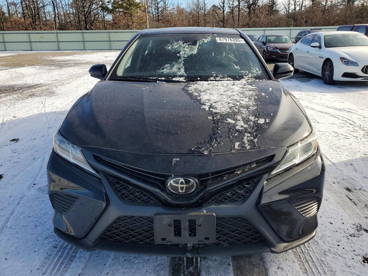 2020 TOYOTA CAMRY SE photo 5