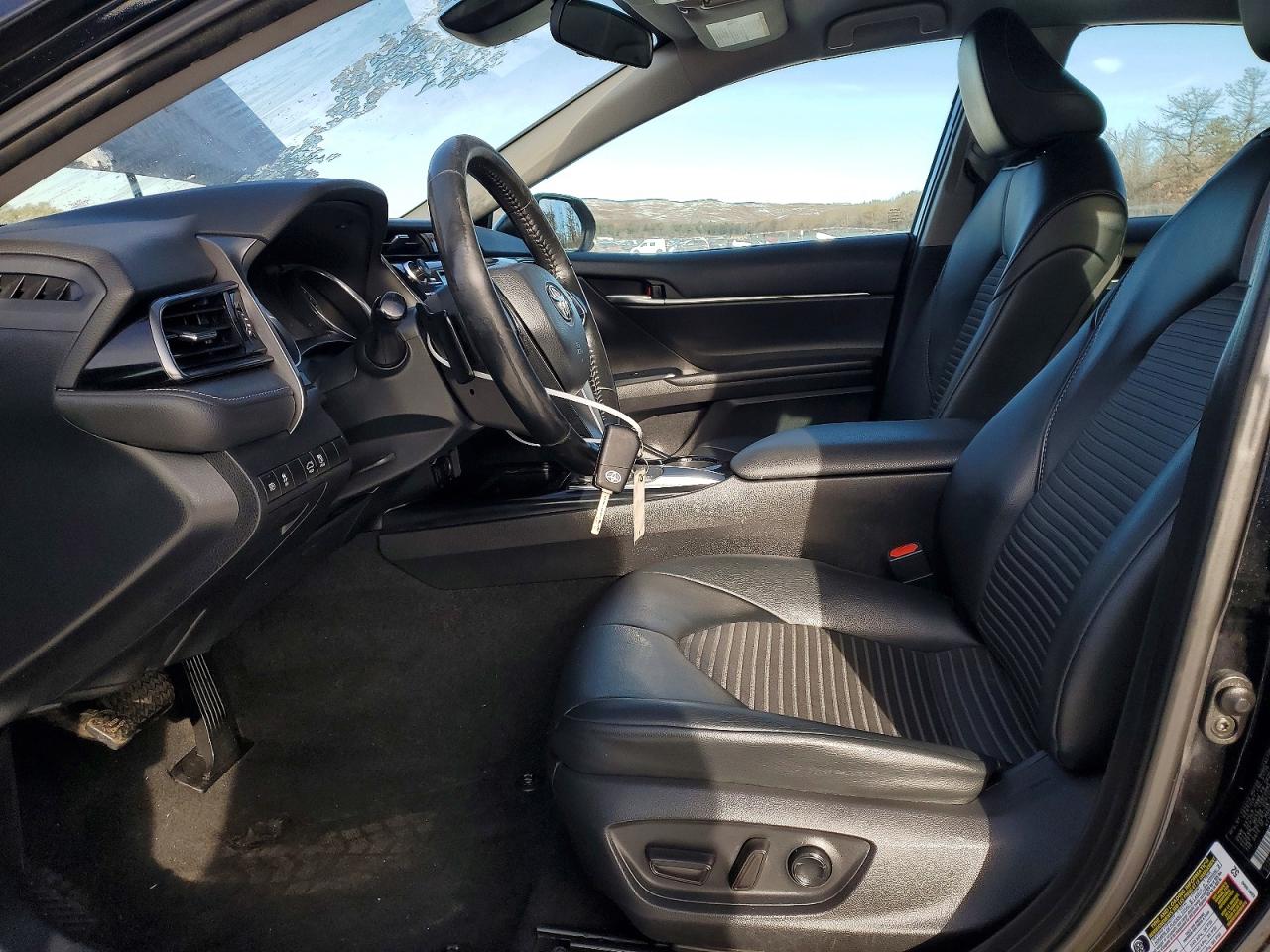 2020 TOYOTA CAMRY SE photo 7