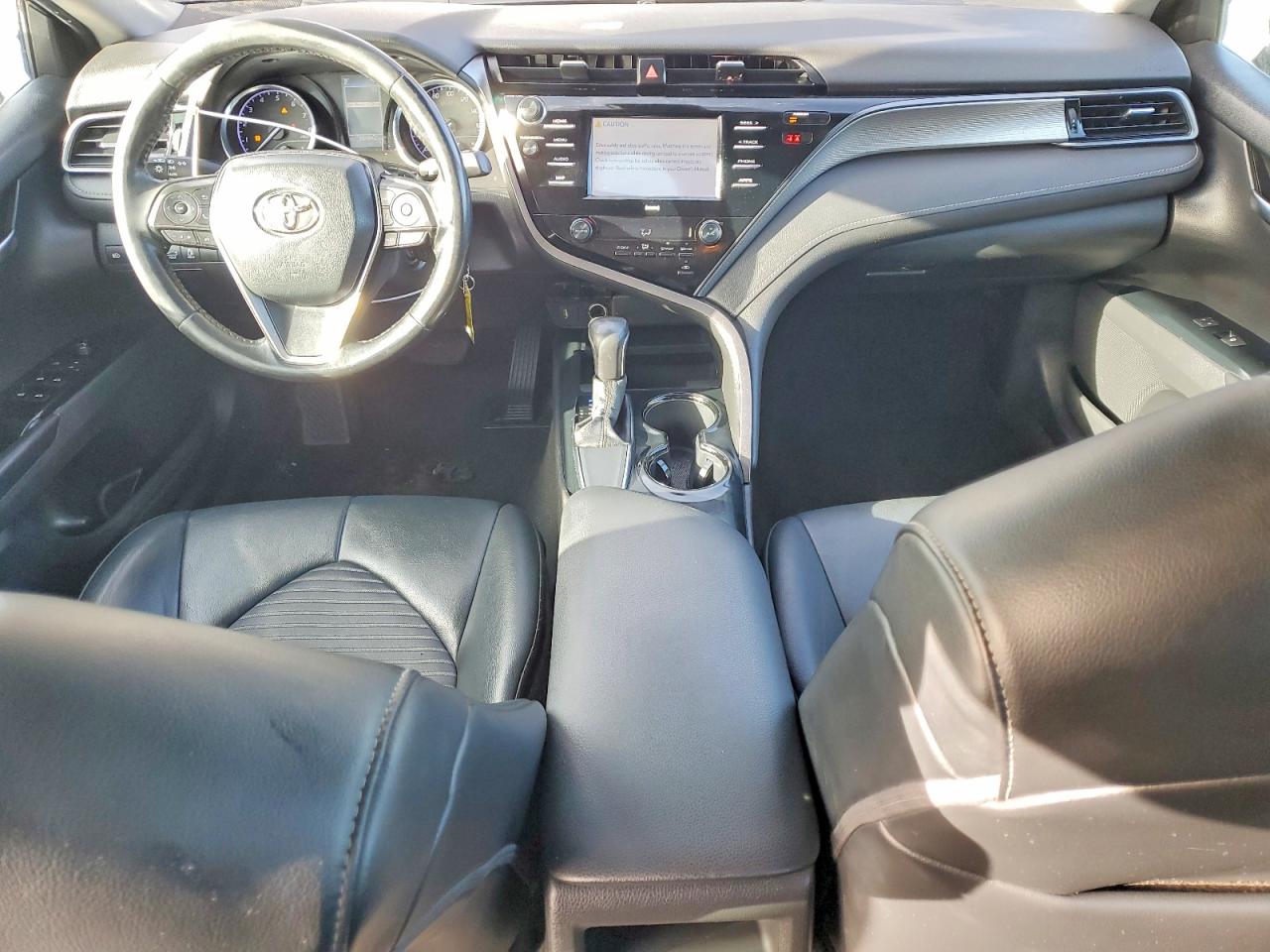 2020 TOYOTA CAMRY SE photo 8