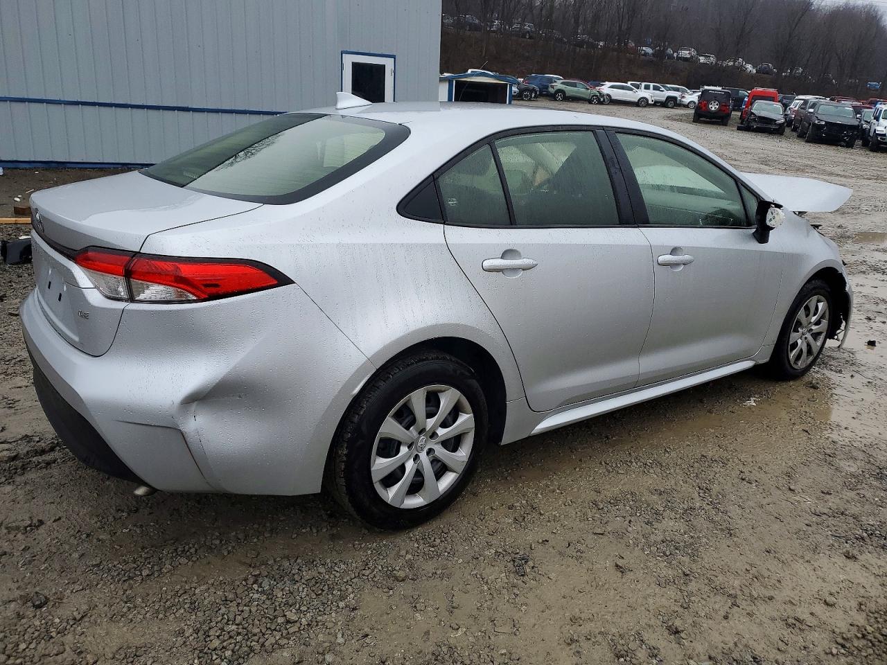 2023 TOYOTA COROLLA LE photo 3