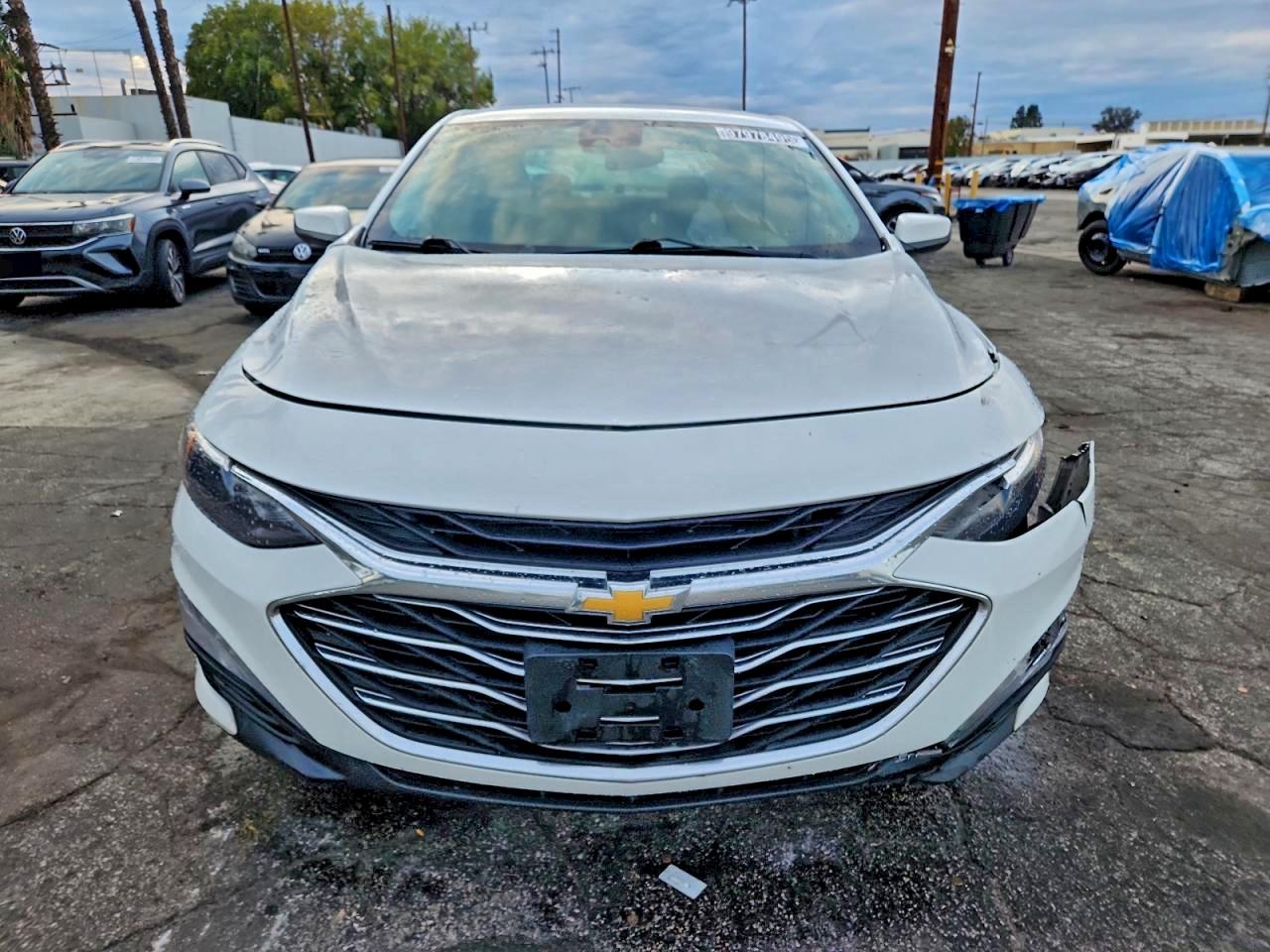 2023 CHEVROLET MALIBU LT photo 5