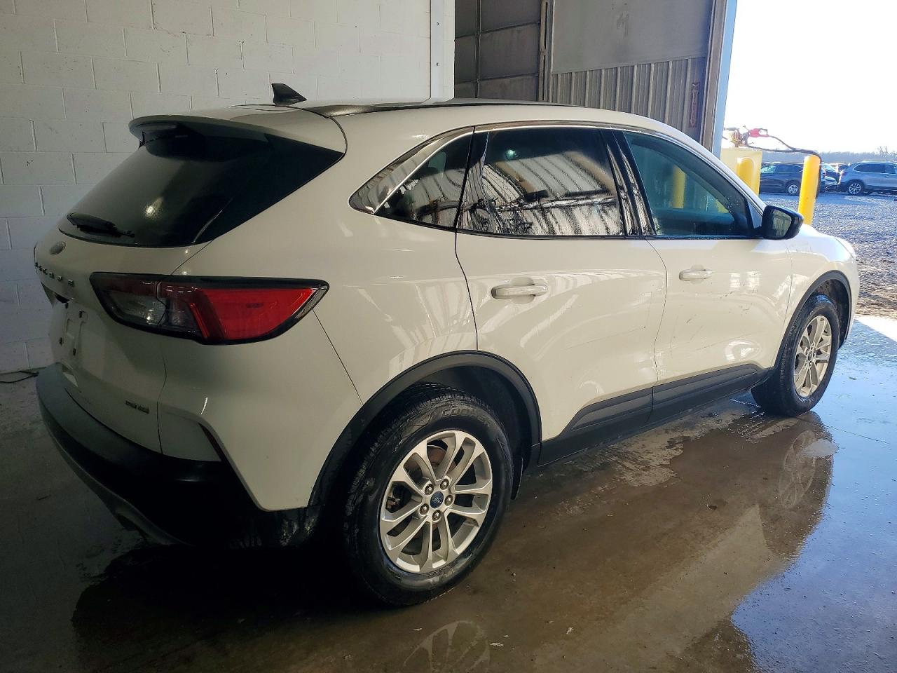2022 FORD ESCAPE SE photo 3