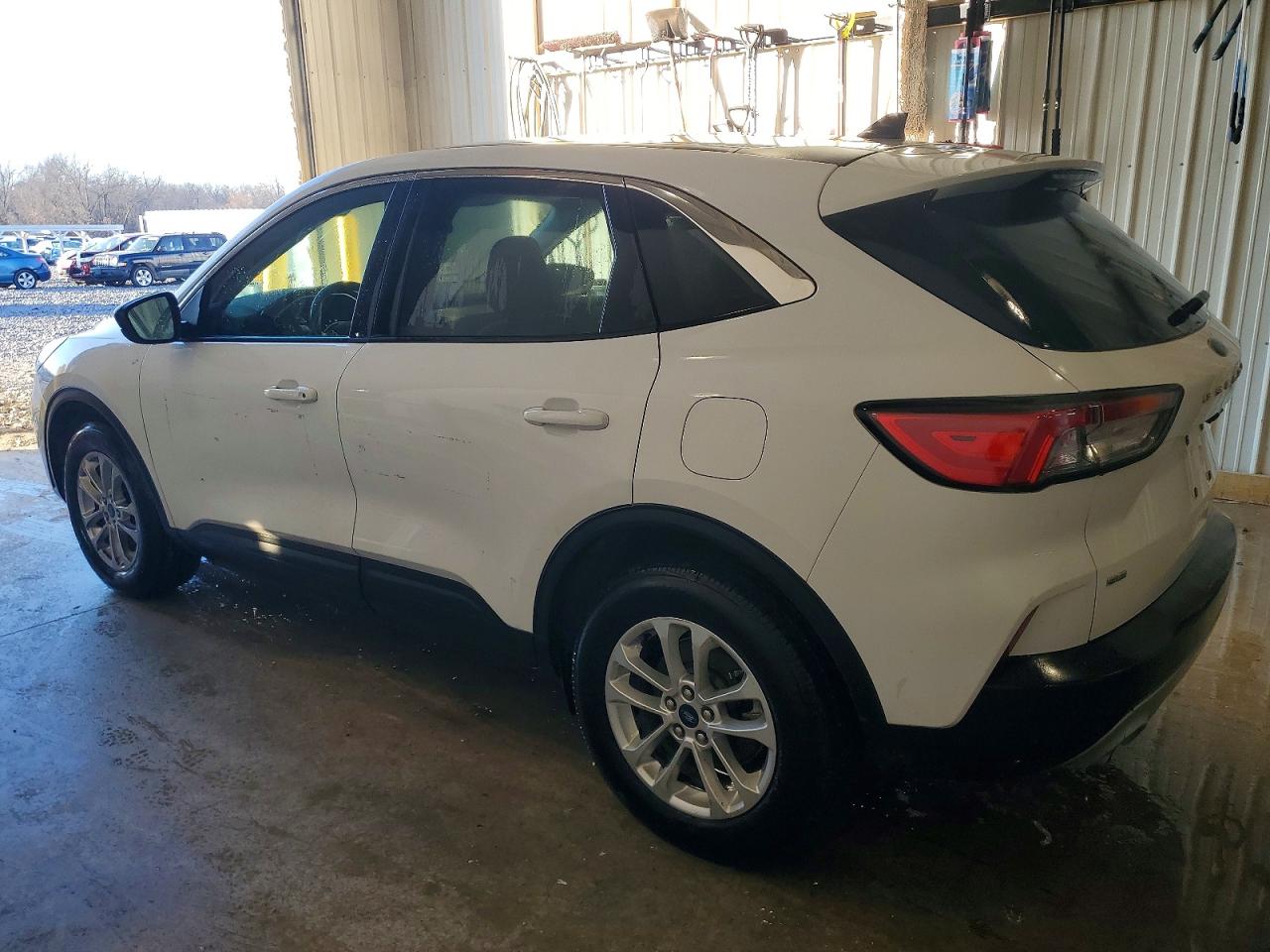 2022 FORD ESCAPE SE photo 2