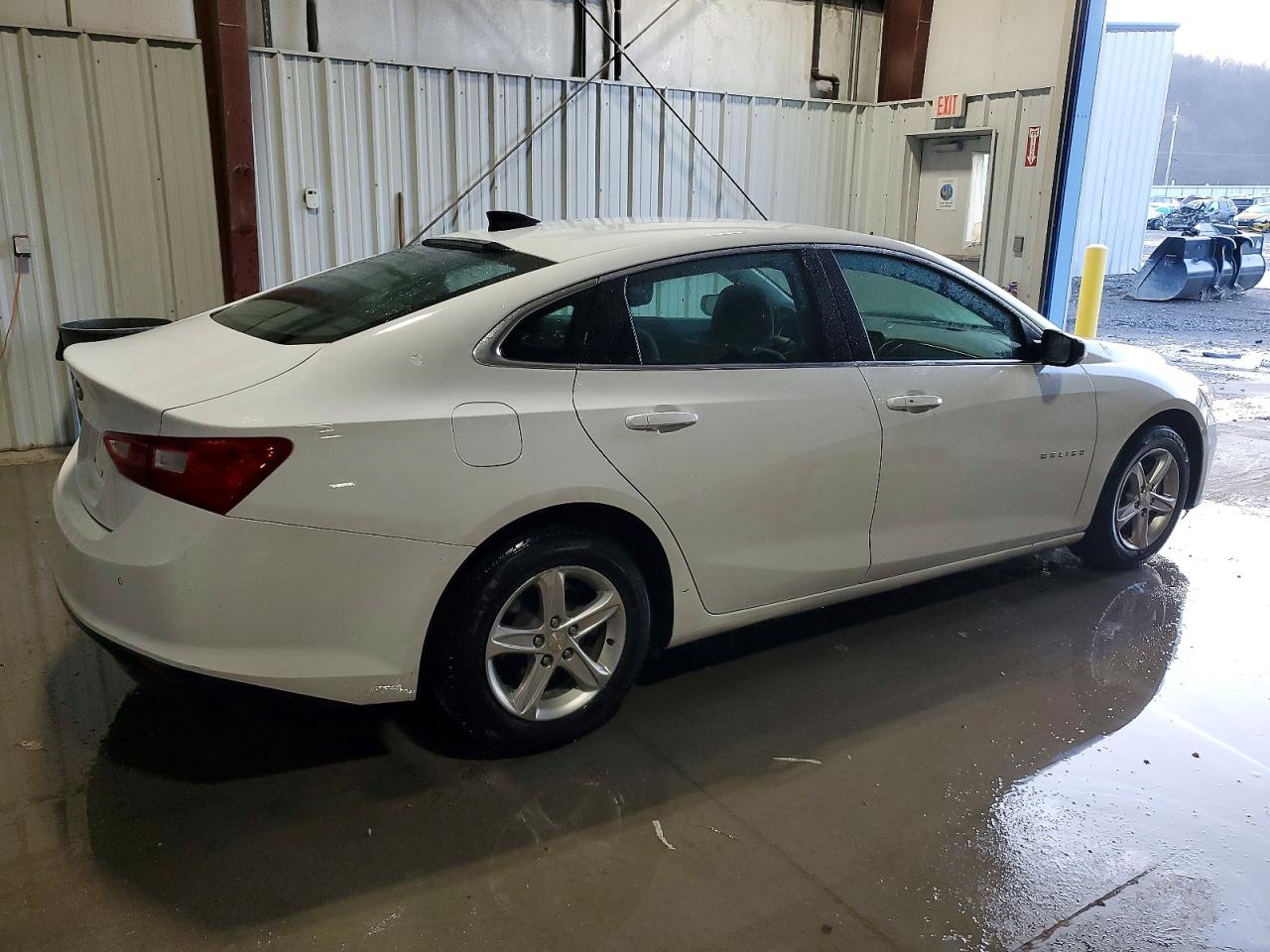2022 CHEVROLET MALIBU LS photo 3