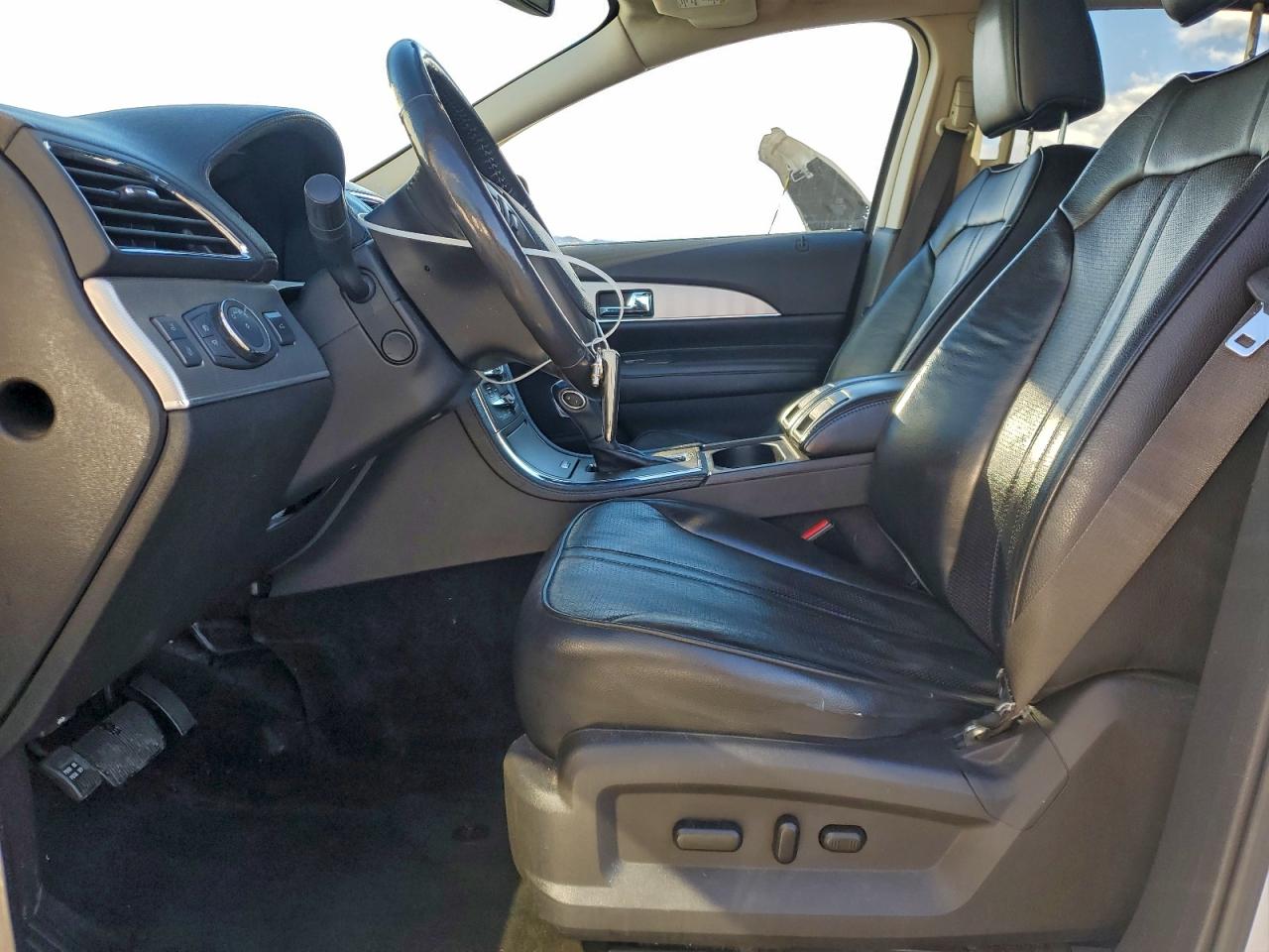 2011 LINCOLN MKX photo 7