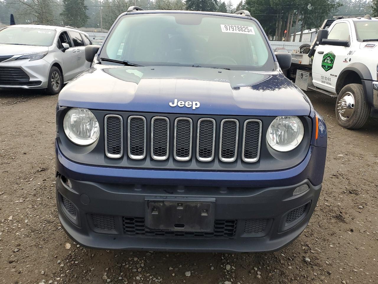 2017 JEEP RENEGADE SPORT photo 5