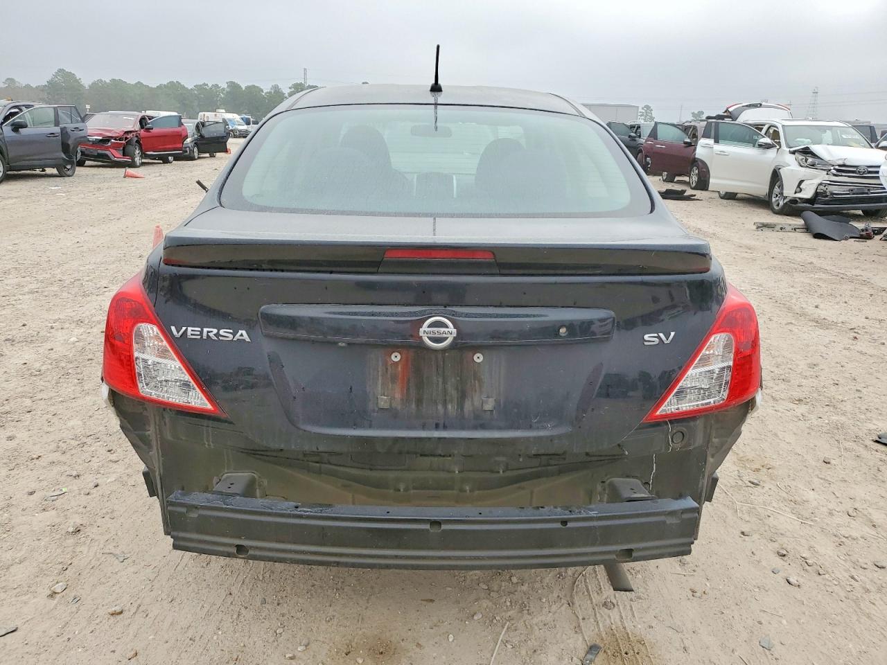 2019 NISSAN VERSA S photo 6