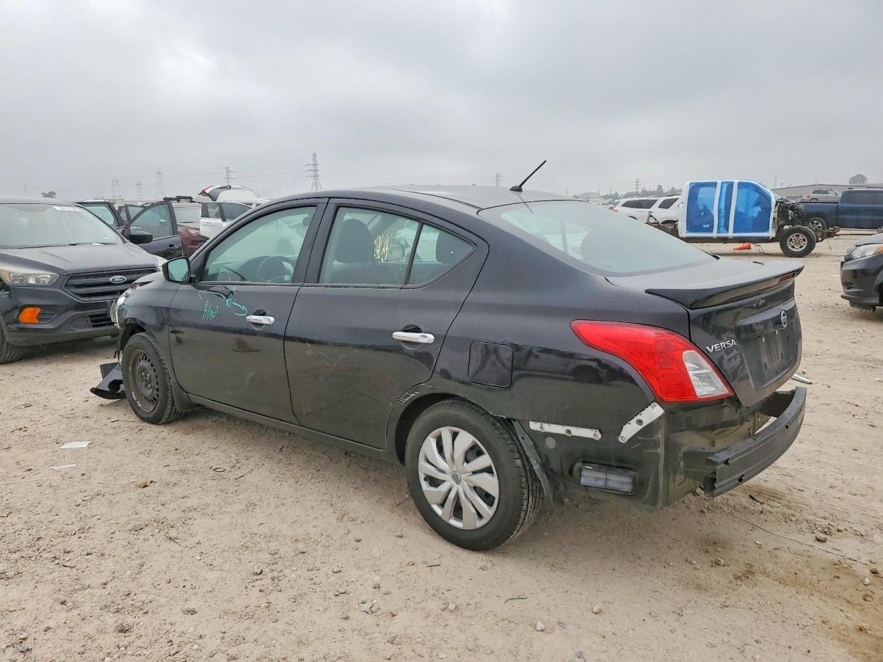 2019 NISSAN VERSA S photo 2